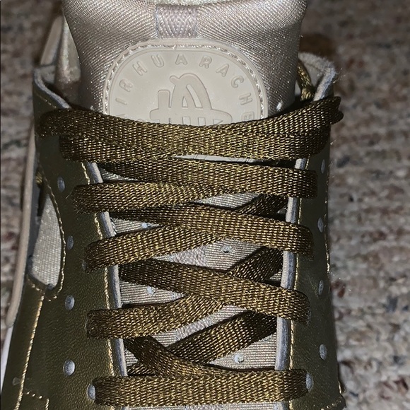 Nike shoes - Picture 1 of 4